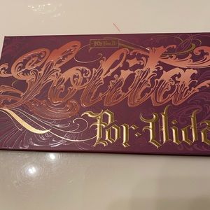 KVD 
Lolita Por Vida Eyeshadow Palette